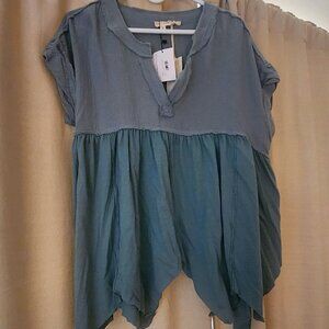 Hem & Thread Seafoam V Neck Gauze T